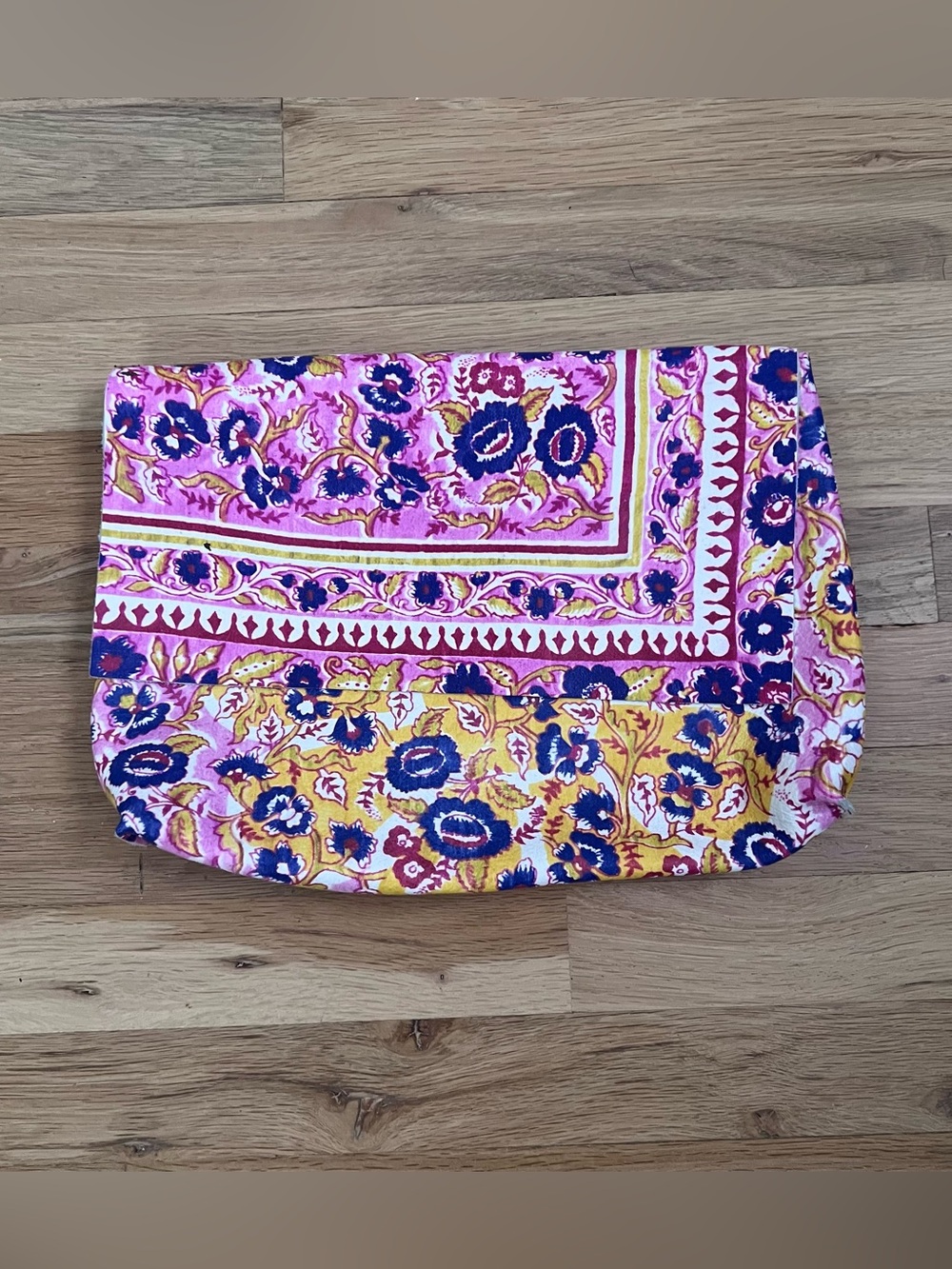 100% Cowhide Leather Floral Print Clutch